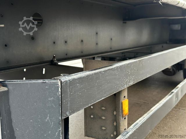 Auflieger mit Pritsche & Plane SCHMITZ CARGOBULL SO1 * 2XLIFT * SAF * TAUTLINER * EDSCHA * TÜV *