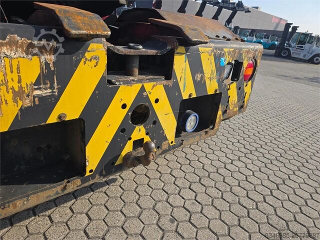 Terminal tractor Terberg RT223 4x4