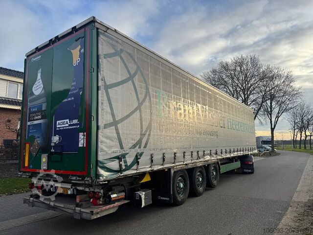 Sliding tarpaulins Krone 3-ass schuifzeilen oplegger