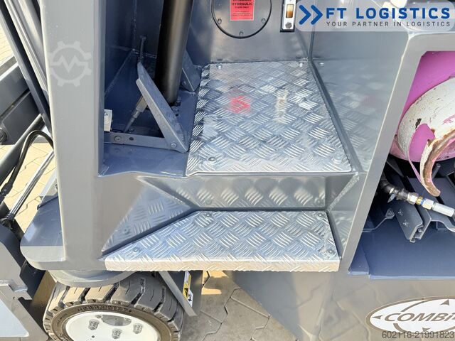 4-way forklift Combilift CB3000 GAS TRIPLEX 5500 POSITIONER