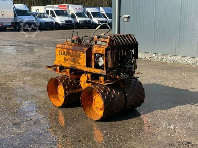 Walzenzug RAMMAX RW1402 Grabenwalze