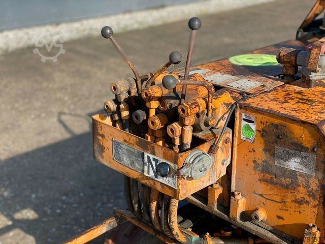 Walzenzug RAMMAX RW1402 Grabenwalze