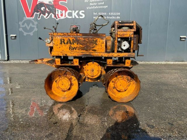Walzenzug RAMMAX RW1402 Grabenwalze