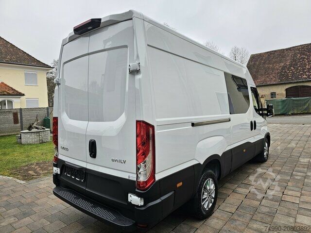 Kastenwagen hoch Iveco Daily 35S18HA8V DOKA Hi-Matic 12m³ L2H2 7 Sitze