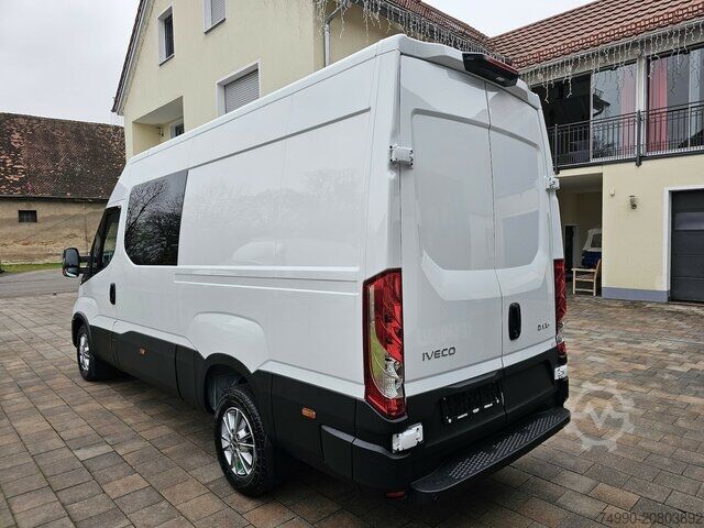 Kastenwagen hoch Iveco Daily 35S18HA8V DOKA Hi-Matic 12m³ L2H2 7 Sitze