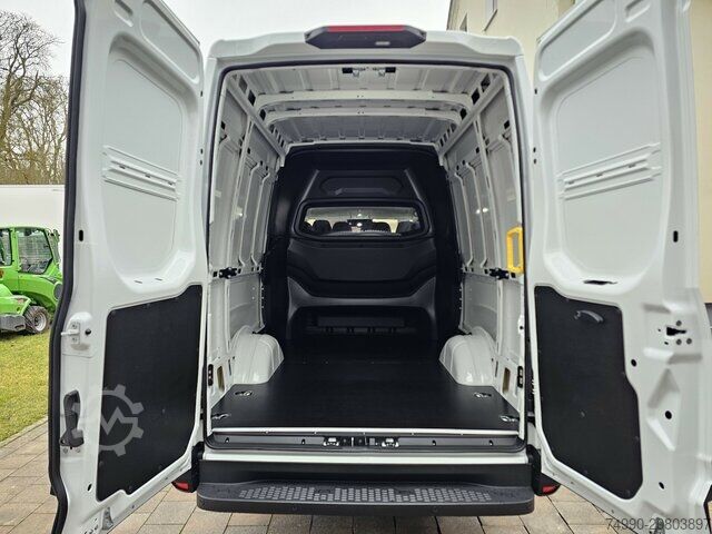 Kastenwagen hoch Iveco Daily 35S18HA8V DOKA Hi-Matic 12m³ L2H2 7 Sitze