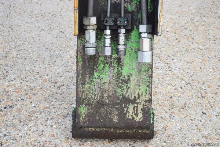 Radbagger Sennebogen 835M