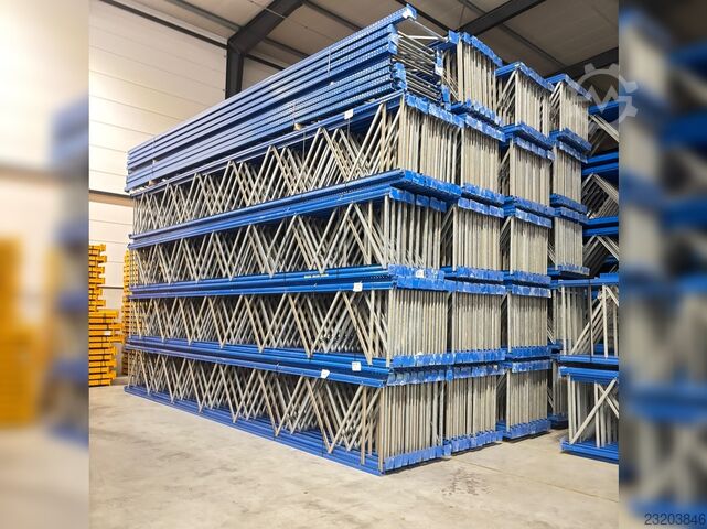 High-bay warehouse ca. 30,8 lfm Jungheinrich Esmena Höhe : 825 cm , 2100 kg Fachlast