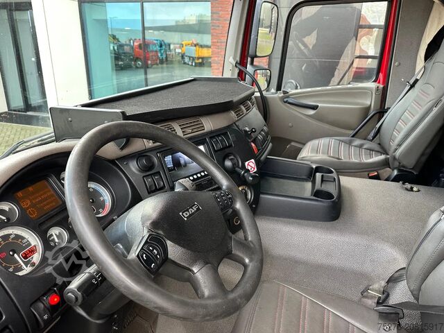 Kranwagen DAF CF 85.410 8x2 Hiab 1055-8+Fly jib Euro 5