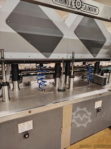 ROBINO & GALANDRINO POKER 2Z 24/30 Rotations-Automatische Kapselaufsetzmaschine Robino & Galandrino S.p.A Poker 2Z 24/30