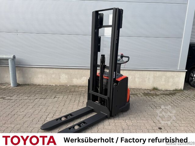 High Lift stacker Toyota SWE 120 L / Akku neu!