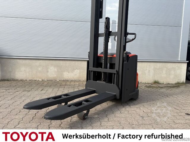High Lift stacker Toyota SWE 120 L / Akku neu!