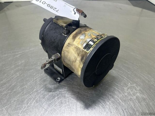 Liebherr A914-7028413-Lubricating pump Liebherr A914-7028413-Lubricating pump