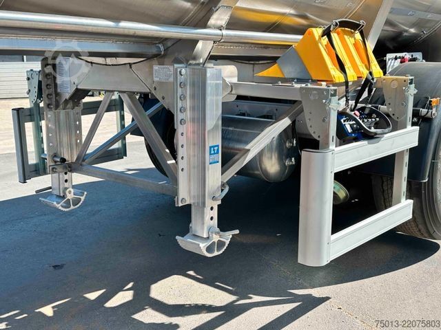 Tankauflieger  SCHWARTE JANSKY Hochleistungs-Zubringer, MIETEN?