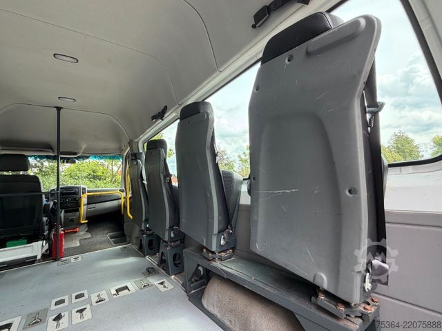 Minibus MERCEDES-BENZ Sprinter 313 Cdi L2H2 9Sitze Rollstuhllift Klima