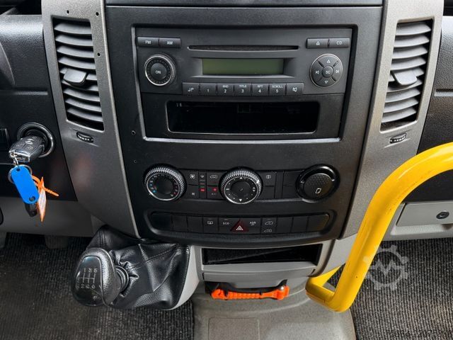 Minibus MERCEDES-BENZ Sprinter 313 Cdi L2H2 9Sitze Rollstuhllift Klima