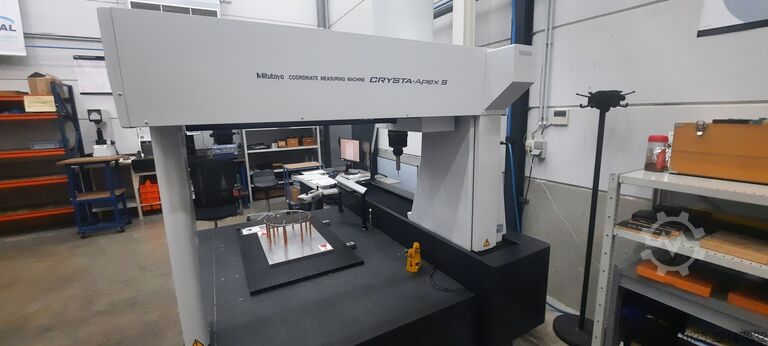 Coordinate measuring machine Mitutoyo Crysta Apex S-9106 CMM