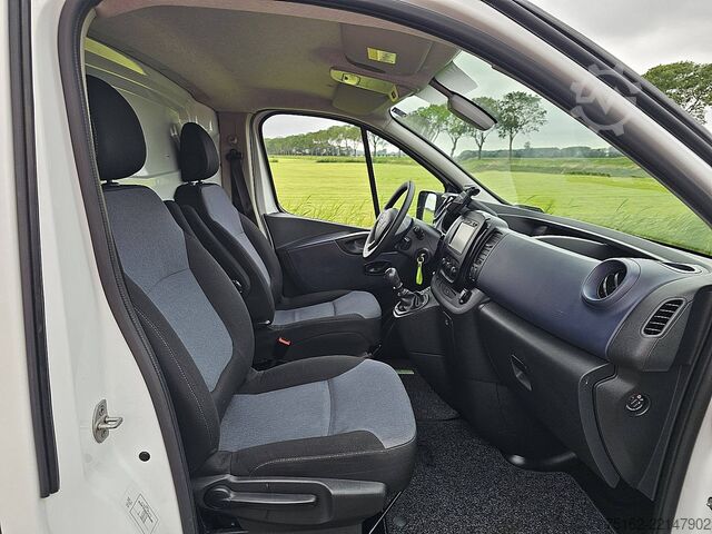 High-roof van OPEL VIVARO 1.6