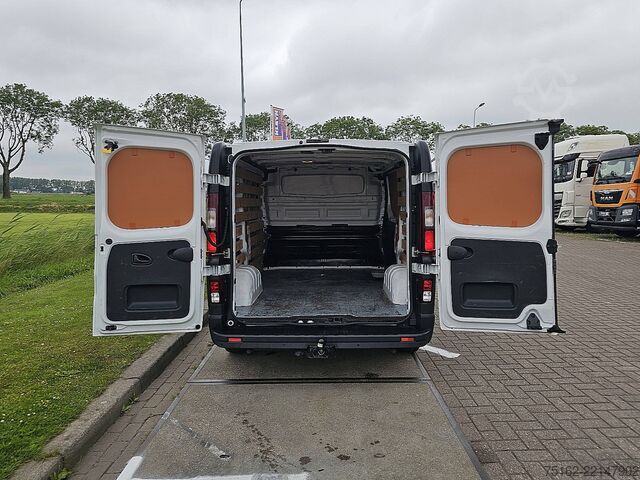 High-roof van OPEL VIVARO 1.6