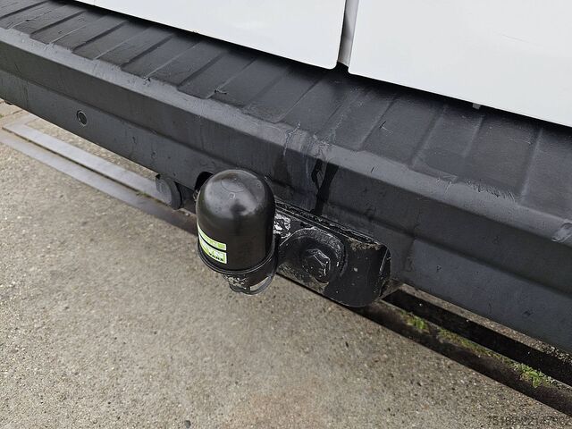 High-roof van OPEL VIVARO 1.6