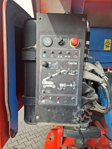 Telescopic boom lift Genie S-85