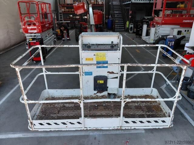Telescopic boom lift Genie S-40