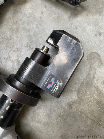 Druckübersetzter mit Handzange Presse Tox Pressotechnik CMH 3.45.6.1.10