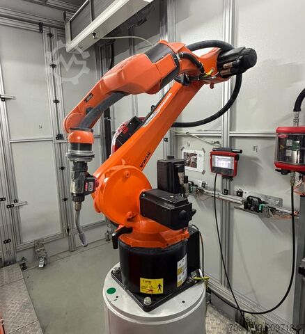 Industrial robot KUKA KRC4 KR8 R2100 - 2 arc HW / FLR