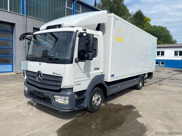 Box truck MERCEDES-BENZ 1223L / Klima / LBW1,5to. / 3 Sitzp.