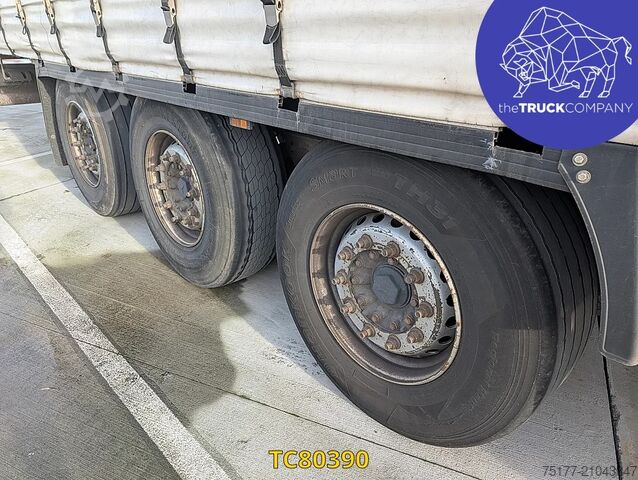 Sliding tarpaulins Krone curtainsider hardwood floor