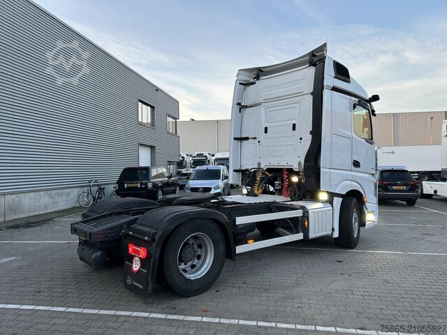 Standard-SZM Mercedes-Benz Actros 1845 StreamSpace / 421 dkm / Tacho V2 / ...