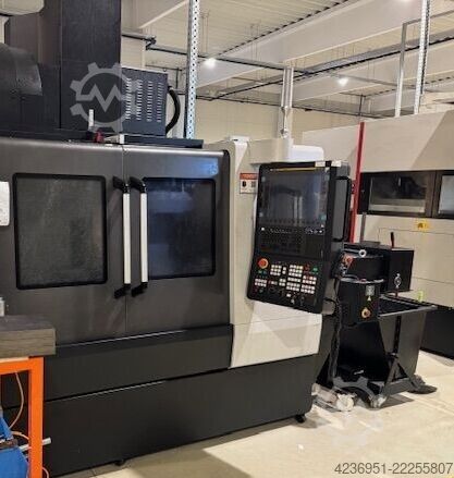 CNC turning and milling center DOOSAN VCF850
