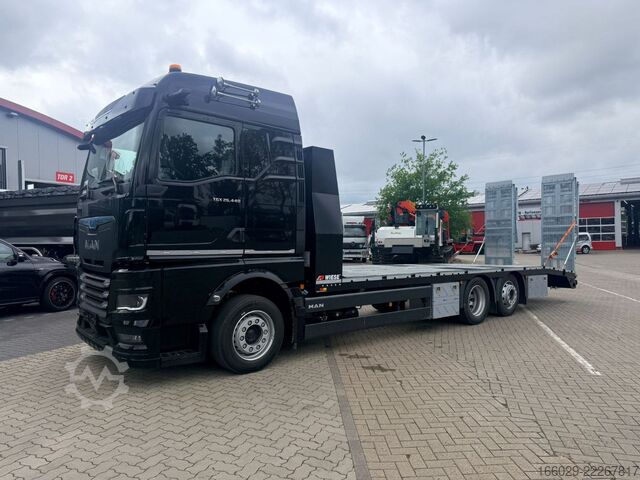 Abschleppwagen LKW MAN Maschinentransporter Baumaschinentaxi mit Rampen