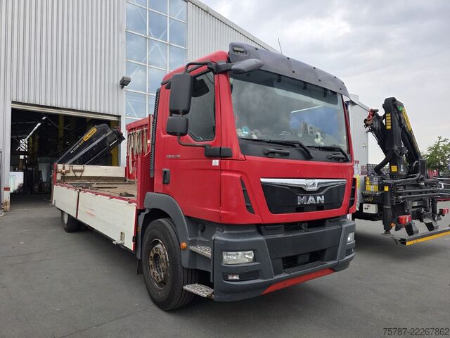 LKW mit Pritsche (offen) MAN 18.340 Pritsche mit Palfinger Heckkran + Fernbed