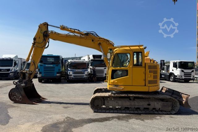Chain excavator VOLVO ECR145DL Oilquick