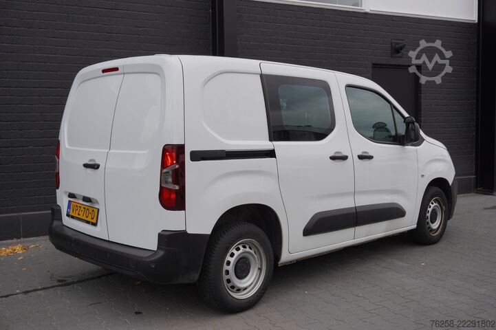 Hochdachkombi Peugeot Partner 1.2 PureTech 110Pk Benzine - Airco - Na...