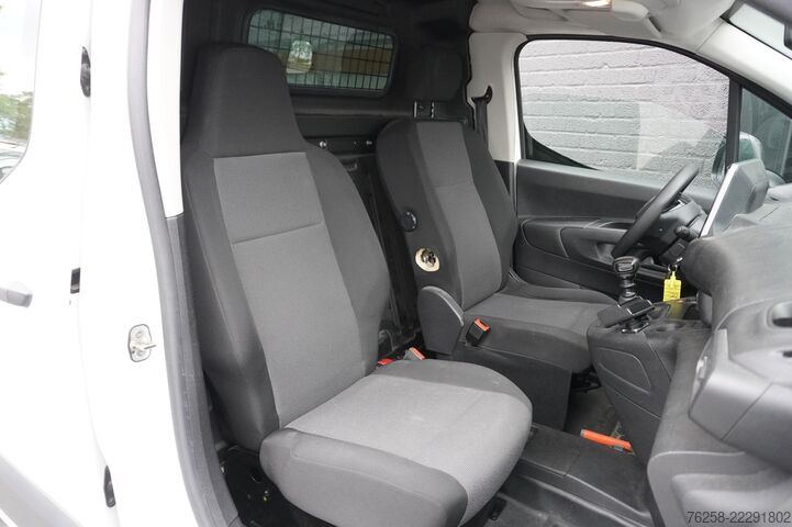 Hochdachkombi Peugeot Partner 1.2 PureTech 110Pk Benzine - Airco - Na...