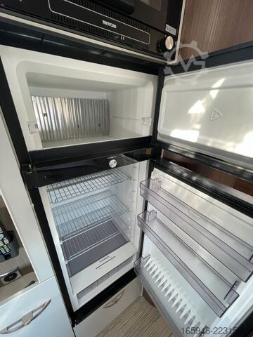 Integriertes Wohnmobil BÜRSTNER Elegance I 910 G *Sie sparen: ca. 85.000¤*