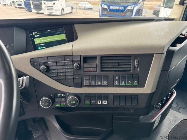 Standard tractor unit VOLVO FH 460*GLOBETROTTER *STANDKLIMA*AUTOTRANSPORTER*