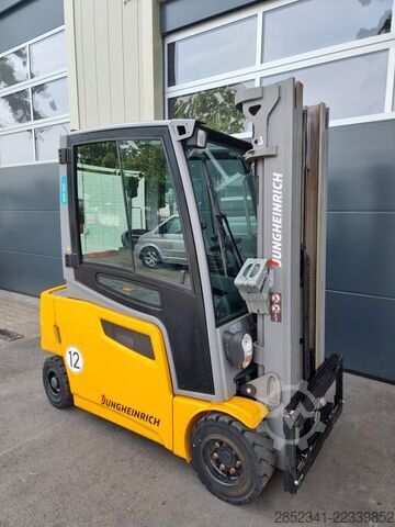 Forklift Jungheinrich nur 310 Std. EFG 320