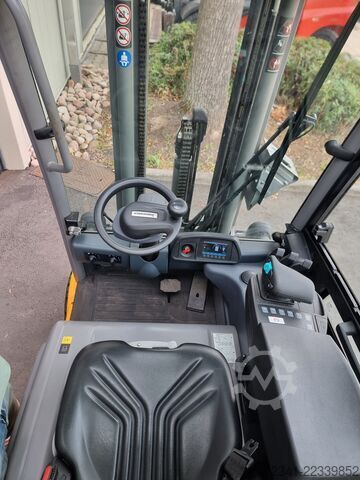 Forklift Jungheinrich nur 310 Std. EFG 320