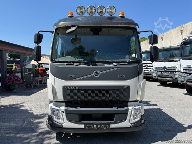Flatbed truck Volvo FL 250.18 Palfinger 12.501 bis 15.50 Meter