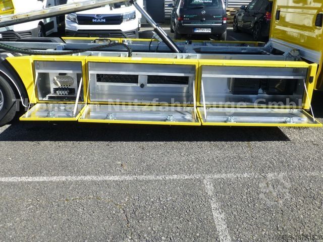 Wrecker IVECO DAILY 72C18 Schiebeplateu Luftfed Navi