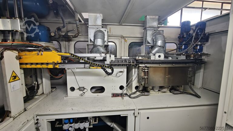 Complete PET Edible Oil Bottling Line AVE / SIAPI SIAPI EAS 50.100/8, AVE RVM 30/8...