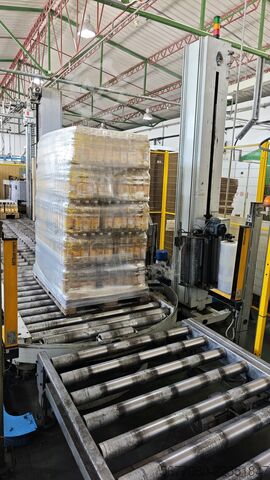 Complete PET Edible Oil Bottling Line AVE / SIAPI SIAPI EAS 50.100/8, AVE RVM 30/8...