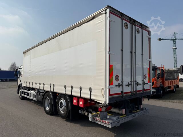Flatbed truck with tarp Renault D 26