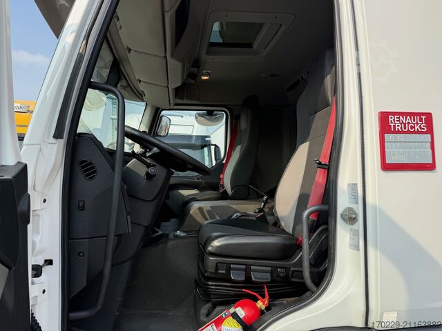 Flatbed truck with tarp Renault D 26