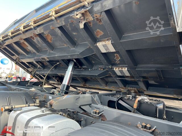 Tipper truck VOLVO FH500 8x4*Dreiseitenkipper*Bordmatik*VEB*Liege