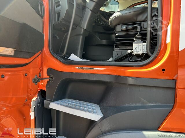 Tipper truck VOLVO FH500 8x4*Dreiseitenkipper*Bordmatik*VEB*Liege
