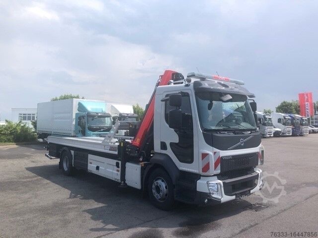 LKW mit Bergeplateau und Ladekran Volvo FL8 280